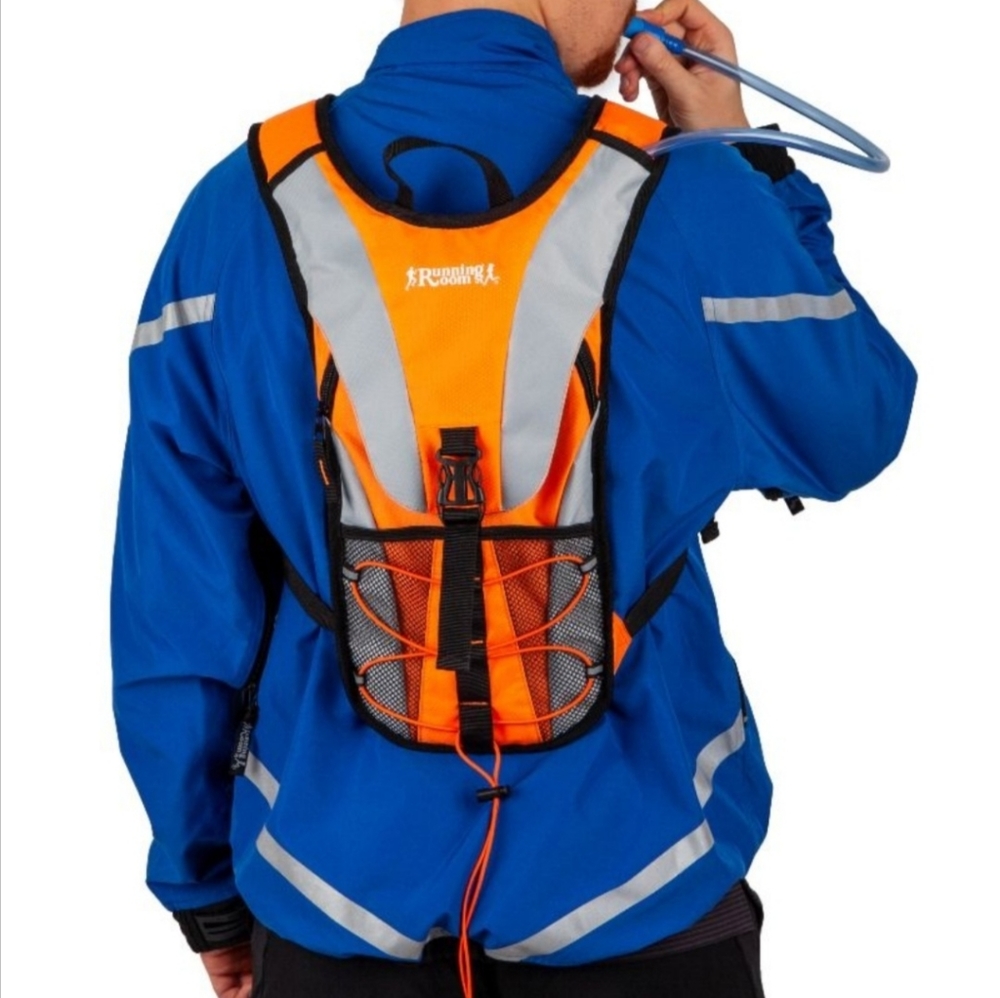 NWT Running Room Hydration Backpack - Picture 7 of 7